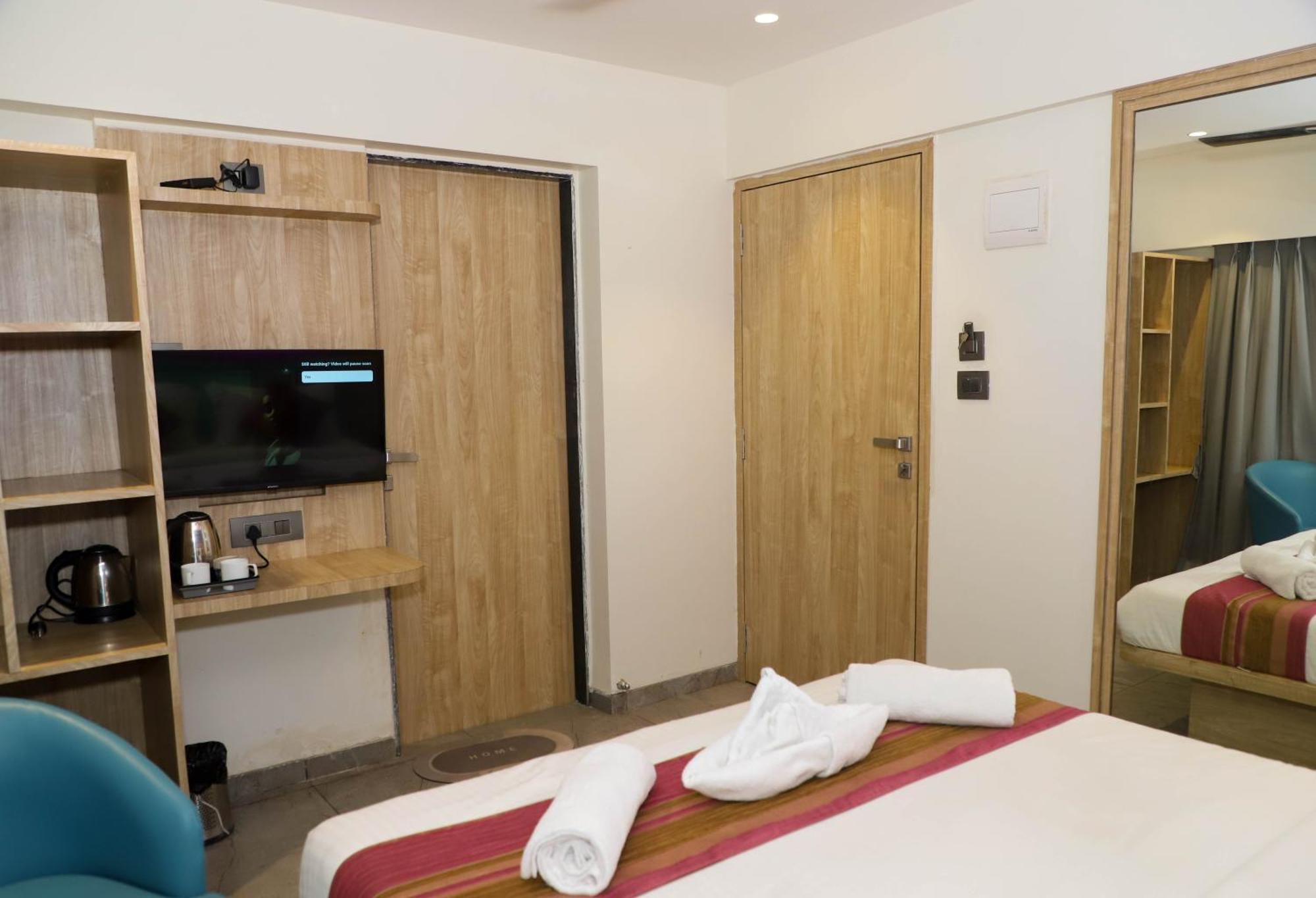 Hotel Aura Inn Airoli ,Digha Navi Mumbai Exterior photo